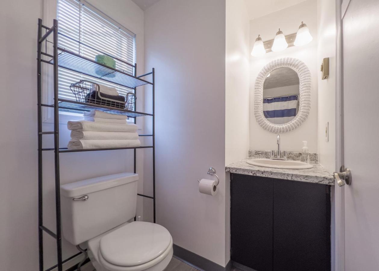 Inn Between The Beaches & Villager York Εξωτερικό φωτογραφία
