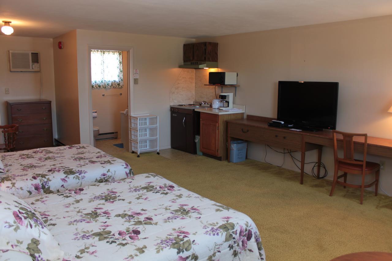 Inn Between The Beaches & Villager York Εξωτερικό φωτογραφία