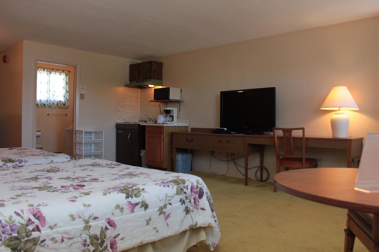 Inn Between The Beaches & Villager York Εξωτερικό φωτογραφία