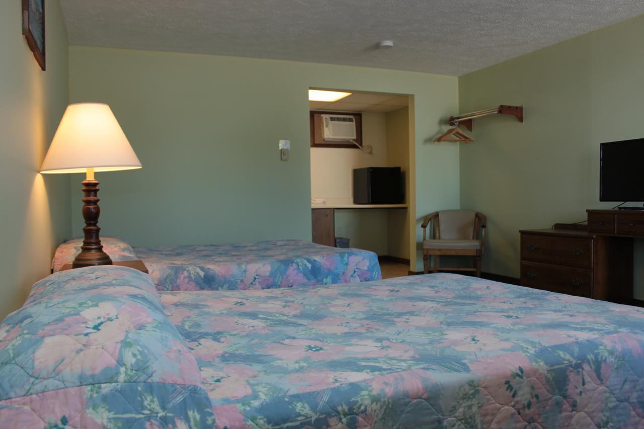 Inn Between The Beaches & Villager York Εξωτερικό φωτογραφία