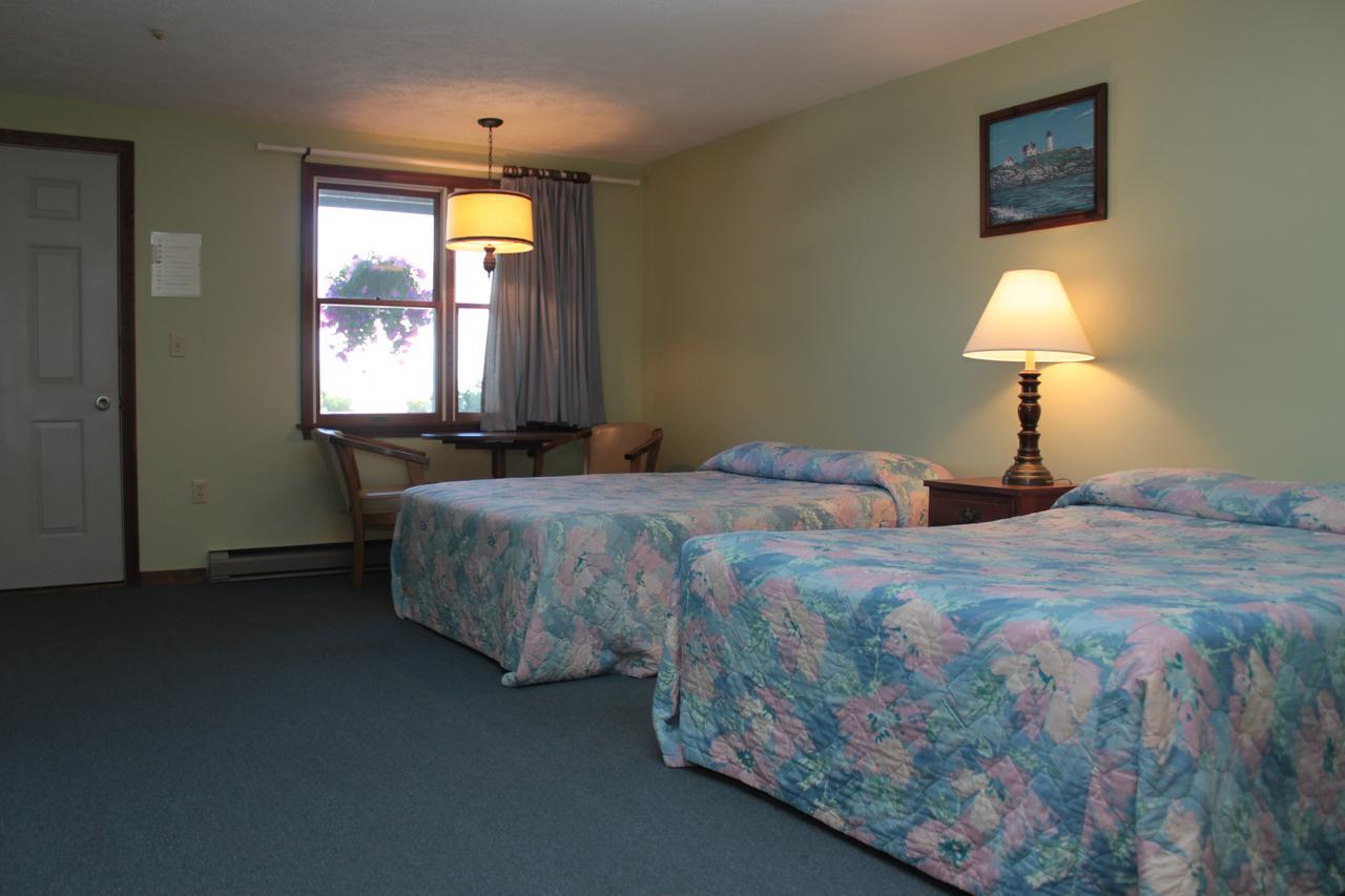 Inn Between The Beaches & Villager York Εξωτερικό φωτογραφία