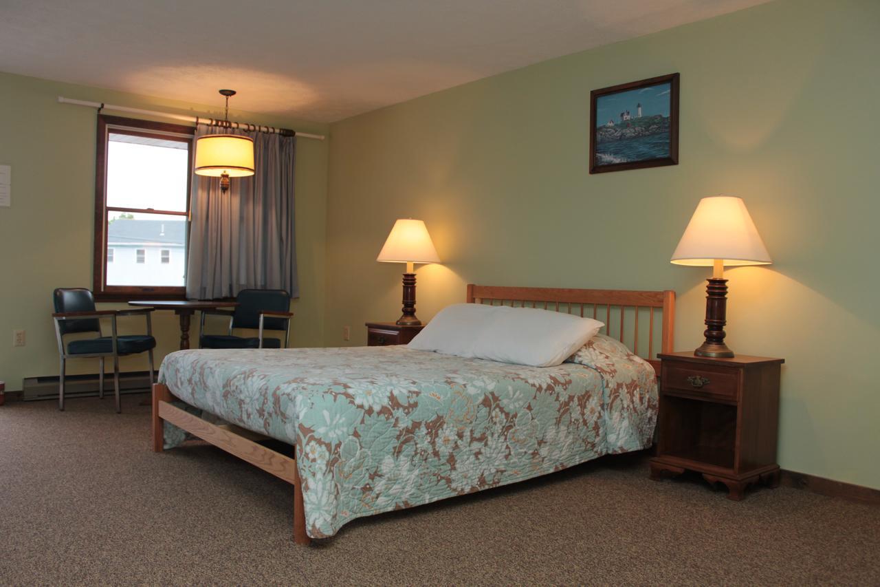 Inn Between The Beaches & Villager York Εξωτερικό φωτογραφία