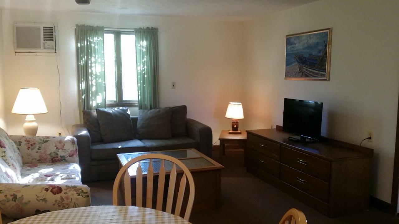 Inn Between The Beaches & Villager York Εξωτερικό φωτογραφία